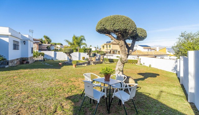Cubo's Cortijos del Sol Mayoral House/community pool/terrace/free wifi