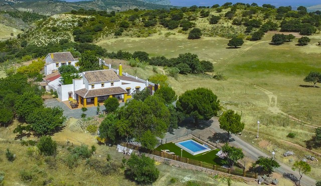 Cubo's Cortijo El Perezon/rural/private pool/air conditioning