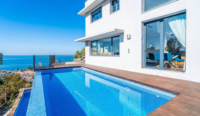 Cubo's Villa El Capricho/Private pool/Parking/BBQ/Free Wi-Fi