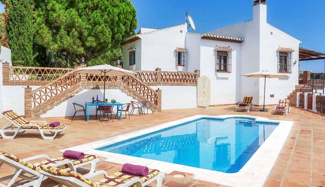 Discover Casa Jorge: Where the sun-kissed Costa Del Sol meets unparalleled tranquility.