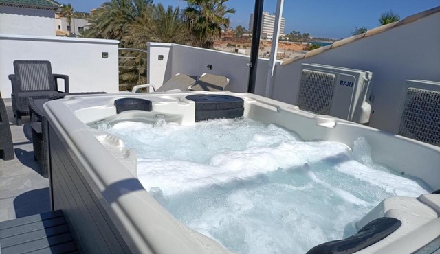 DUPLEX NOSY BE vue sur mer avec solarium et jacuzzi