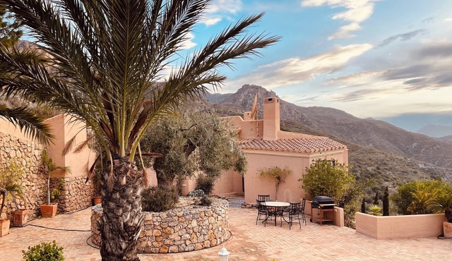 El Nido- A charming 3-bedroom villa in the mountains of Sierra Cabrera.