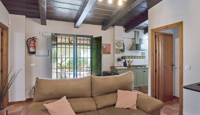 El Refugio Country House with Pool, BBQ, Mountain Views and Wi-Fi in Natural Park