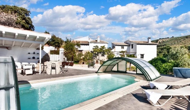 Elegant Villa in Granada with Pool and Garden
