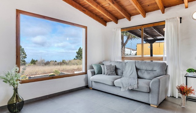 Home2Book Country Stay with Terrace & BBQ