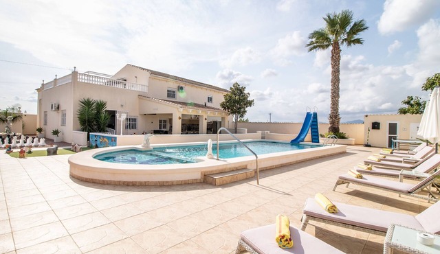 Exceptional Private 5* Holiday Villa, Fantastic pool and outstanding facilities