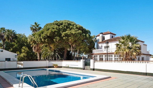 Exclusive Villa for Groups in Chiclana de la Frontera
