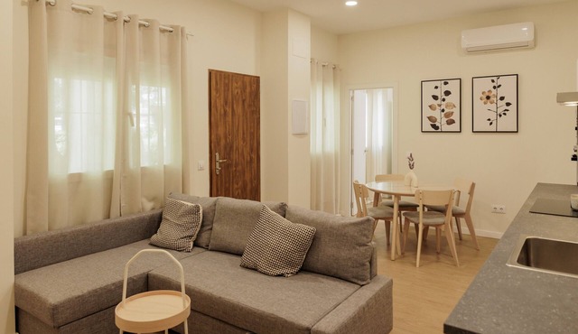 Exclusive 2-Bedroom Apartment in Central Seville