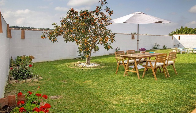 Finca El Campo: Pet-Friendly with Air Conditioning, Terrace & Garden
