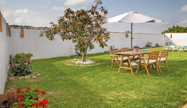 Finca El Campo that welcomes pets with air conditioning, terrace and garden