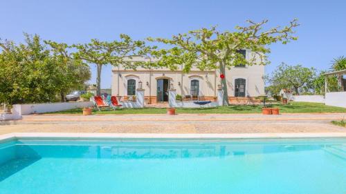 Finca El Olivo Llorón Montilla by Ruralidays
