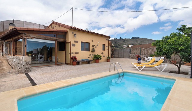 Finca Holidays Home Tinamar II with Mountain View, Pool, Wi-Fi & Garden
