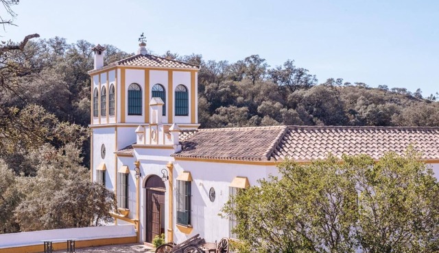 Finca Los Gorriones – Country House with Mountain Views near Seville