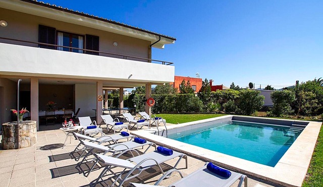 Finca Villa Animeta with Mountain View, Pool, Garden & Wi-Fi