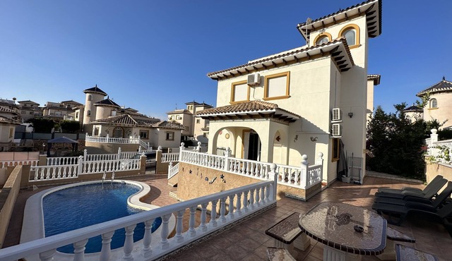 Freistehende Villa mit Privaten Pool