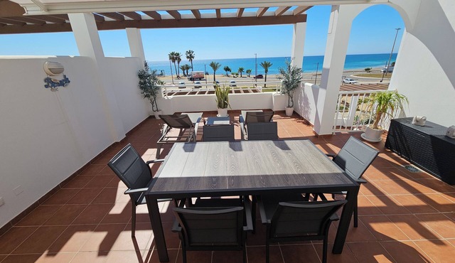 Front Line Apartment with Sea Views, Fibre Internet, Lift & Communal Pool