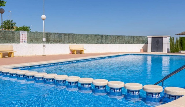Gorgeous 3 Bed En-Suite, Huge Roof Terrace overlooking Pool and La Marquesa Golf