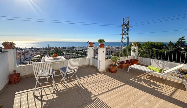 Gorgeous home in Torre de Benagalbon with outdoor swimming pool