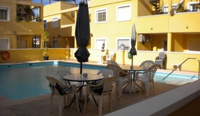 Ground Floor Apartment in Palomares with Communal Pool