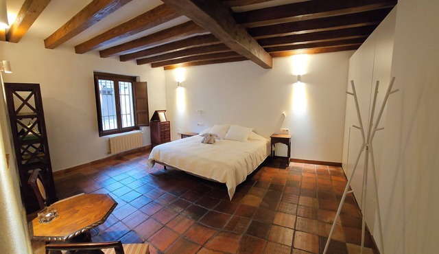 Ground Floor. House, apartment of 100 m. in the center of Pedraza, without stairs