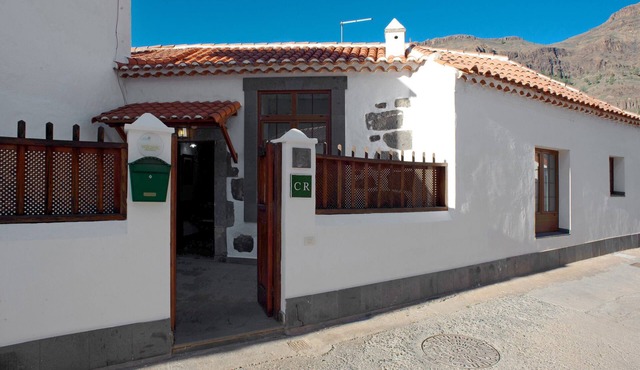Holiday Home "Casa De La Eterna Primavera" with Mountain View, Terrace & Wi-Fi