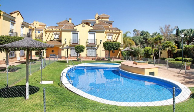 Holiday Home 'La Casa Del Puerto' with Shared Pool, Wi-Fi and Air Conditioning