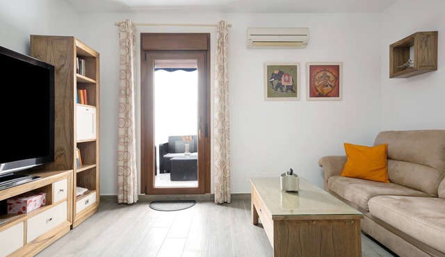 Holiday Home 'Reina's' with Balcony, Wi-Fi and Air Conditioning
