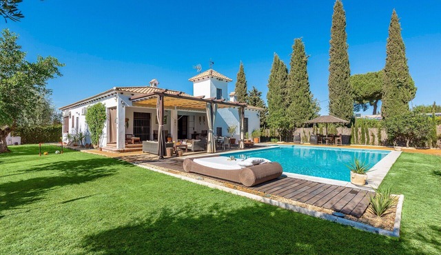 Holiday Home "Casa Rural La Teja" with Pool, Garden and Wi-Fi