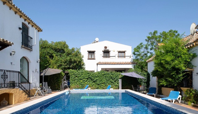 Holiday Home 'Casa Rural La Higuera' with Shared Pool, Wi-Fi and Air Conditioning