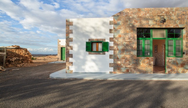 Holiday Home 'Casa Dayaday' with Mountain Views and Wi-Fi