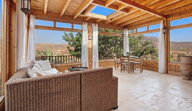 Holiday Home La Higuerita de Tetir with Mountain View, Garden & Wi-Fi