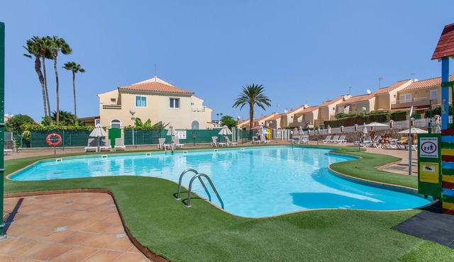 Holiday Home 'La Marinera' with Shared Pool, Wi-Fi and Air Conditioning