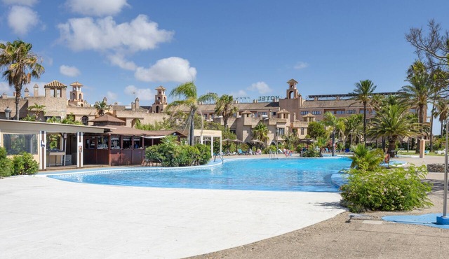 Holiday Home 'Magnificent Bungalow 2 Floors 110' with Lake View, Shared Pool and Private Terrace