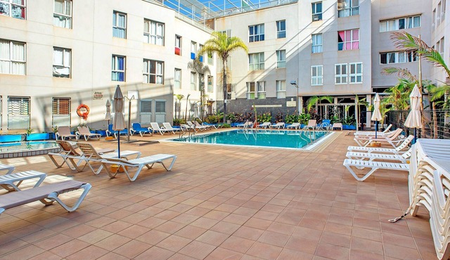 Holiday Home "Playa Sardina" near the Beach with Mountain View & Wi-Fi