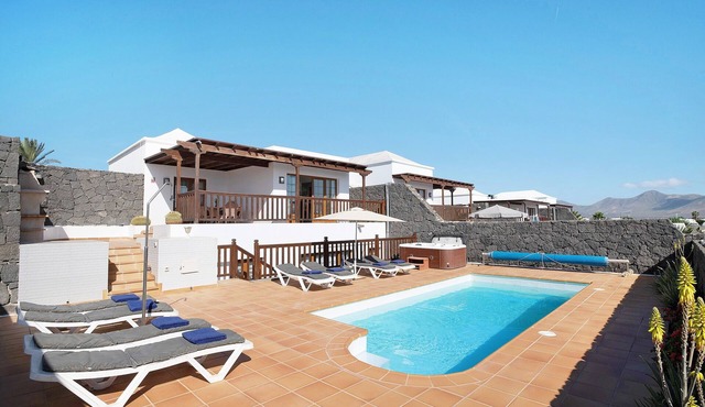 Holiday Home 'Villa Jeamir I' with Sea Views, Pool, Garden & Wi-Fi