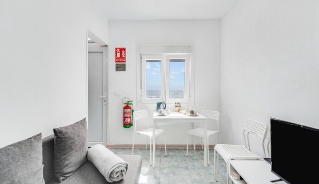 Home2Book Stunning BeachFront Apt, Pozo Izquierdo