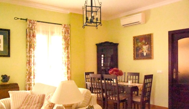 Homerez - Amazing house for 5 ppl. with balcony at Sevilla, Peñaflor