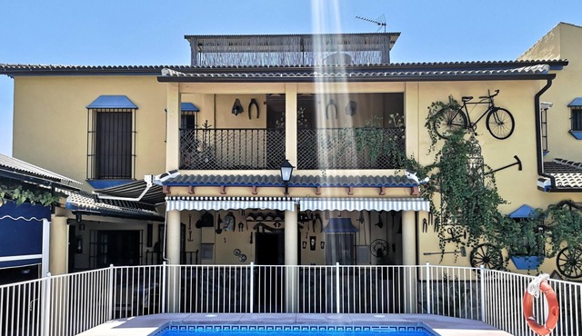 Homerez - Big villa for 18 ppl. with swimming-pool and terrace at Palenciana