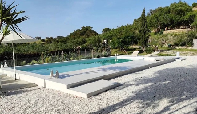 Homerez - Cozy Bungalow with Pool in Madrigueras