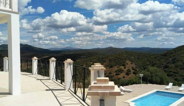 Homerez - Elegant Villa in Algar