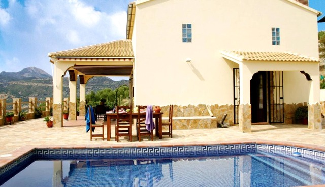 Homerez - Nice chalet for 4 ppl. with swimming-pool and terrace at El Gastor