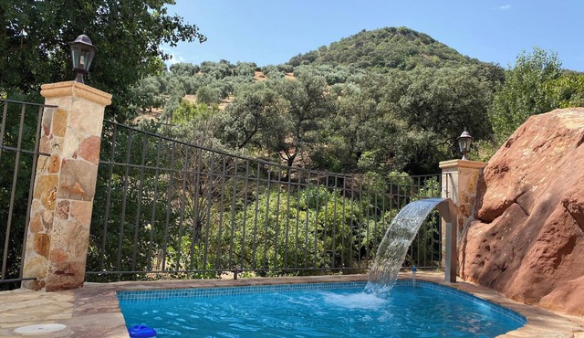 Homerez - Spacious House in Zambra + Private Pool