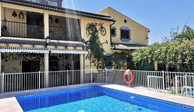 Homerez - Spacious Villa with Pool in Palenciana
