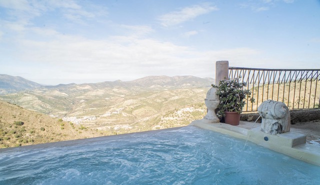 Homerez - Villa for 8 ppl. with swimming-pool, jacuzzi and terrace at Algarinejo