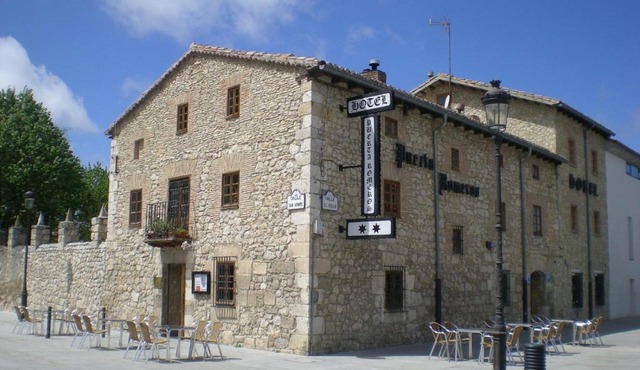 Hotel Puerta Romeros