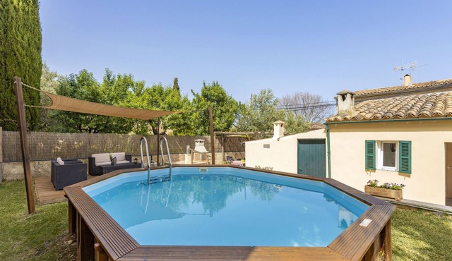 House with 4 bedrooms, 3 bathrooms, pool and barbecue