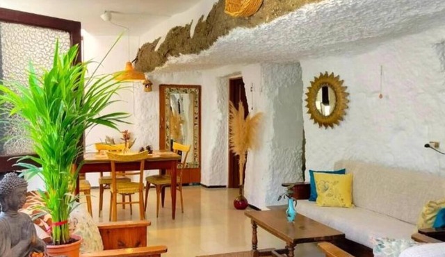 Ideal for a getaway as a couple or with friends. Take advantage and kick for the summit.