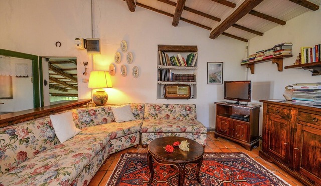 Idyllic Countryside Stay with Garden in Montefiore Conca
