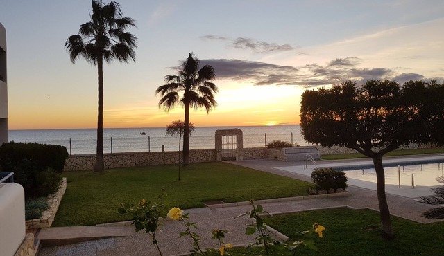 In the same beach of Mojácar, newly renovated apartment