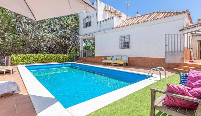 Inviting and comfortable cottage with all amenities for a successful vacation.